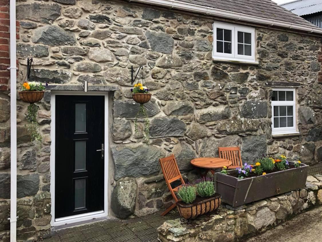 The Grooms Cottage Llanrug Экстерьер фото